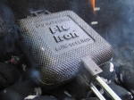 Sandwichmaker, einfach, aus Gusseisen im offenen Feuer